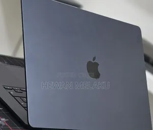 New Laptop Apple MacBook Air 2025 M4 16GB Apple M4 SSD 256GB