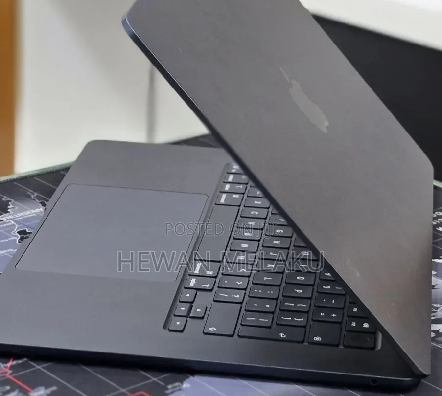 New Laptop Apple MacBook Air 2025 M4 16GB Apple M4 SSD 256GB