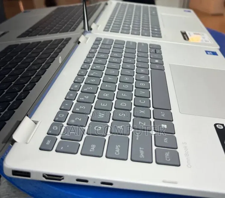 New Laptop HP OmniBook 5 14" 16GB Intel Core 7 SSD 512GB