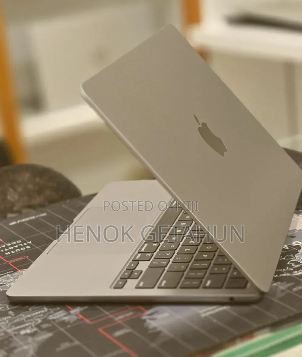 New Laptop Apple MacBook Air 2022 M2 8GB Apple M2 SSD 256GB