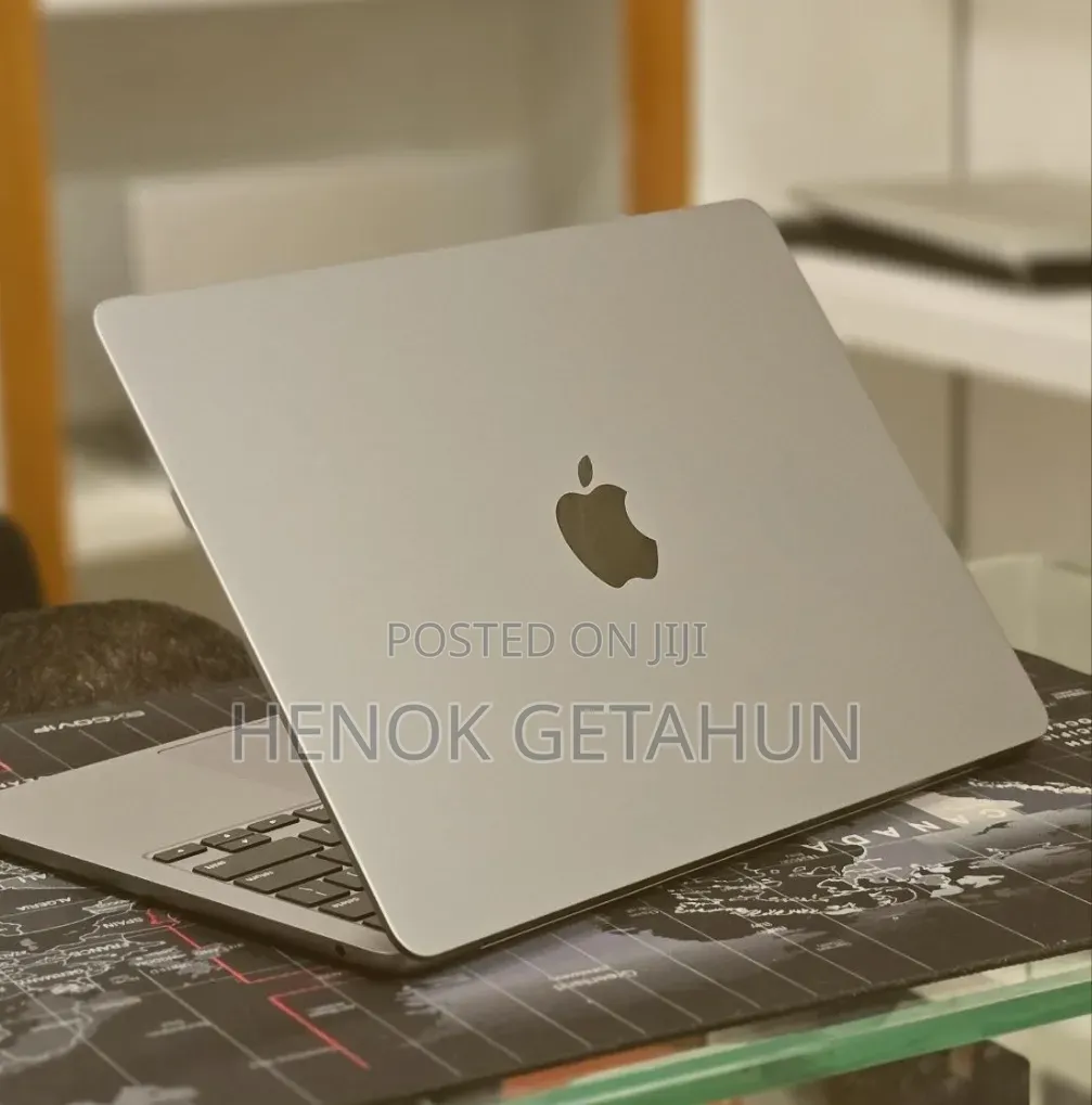 New Laptop Apple MacBook Air 2022 M2 8GB Apple M2 SSD 256GB