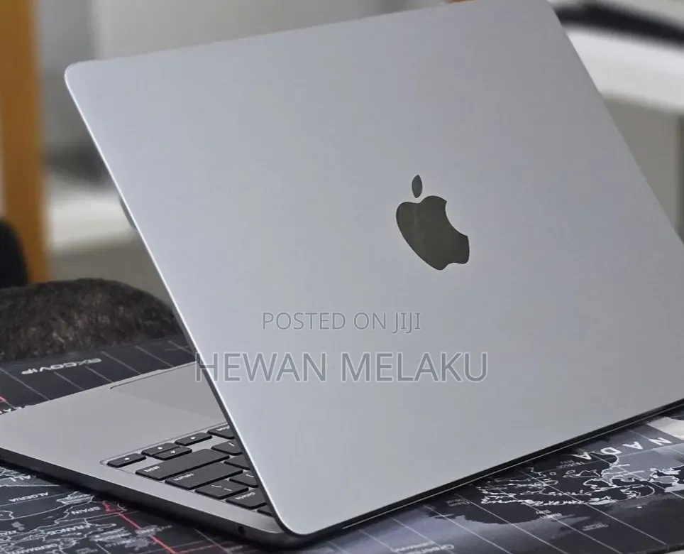 New Laptop Apple MacBook Air 2022 M2 8GB Apple M2 SSD 256GB