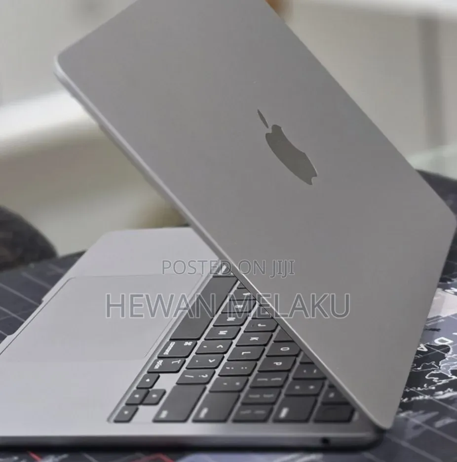 New Laptop Apple MacBook Air 2022 M2 8GB Apple M2 SSD 256GB