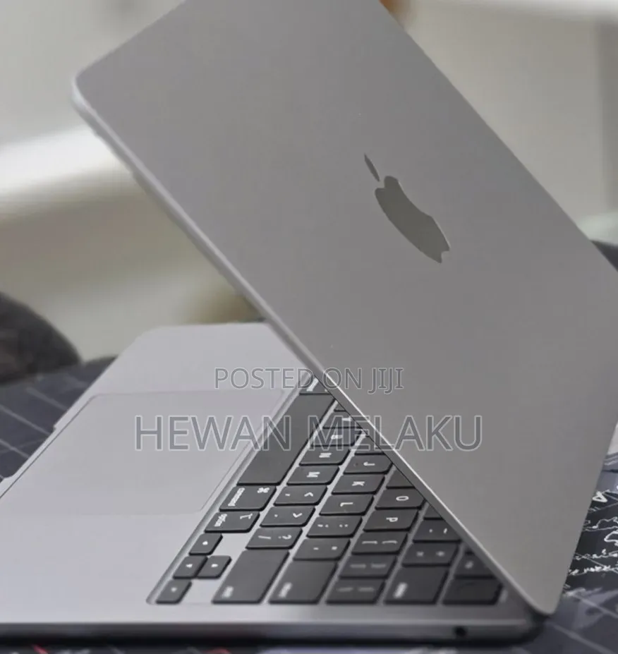 New Laptop Apple MacBook Air 2022 M2 8GB Apple M2 SSD 256GB