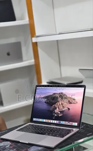 New Laptop Apple MacBook Pro 2019 16GB Intel Core i7 SSD 512GB