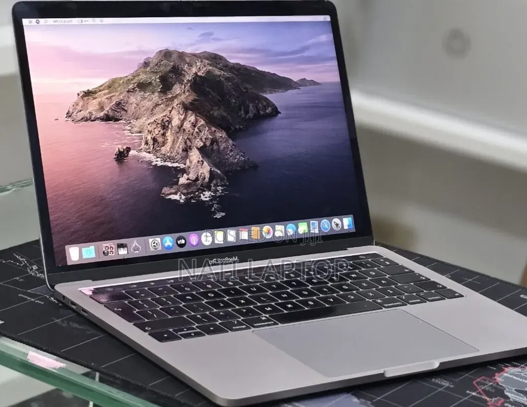 New Laptop Apple MacBook Pro 2019 16GB Intel Core i7 SSD 512GB