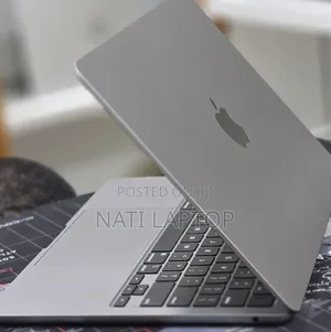 New Laptop Apple MacBook Air 2022 M2 8GB Apple M2 SSD 256GB