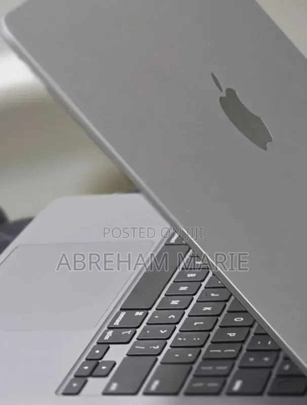 New Laptop Apple MacBook Air 2022 M2 8GB Intel Core M2 SSD 256GB