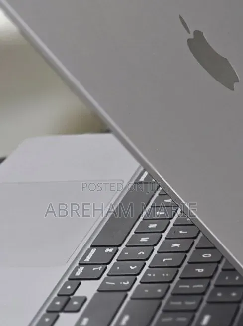 New Laptop Apple MacBook Air 2022 M2 8GB Intel Core M2 SSD 256GB