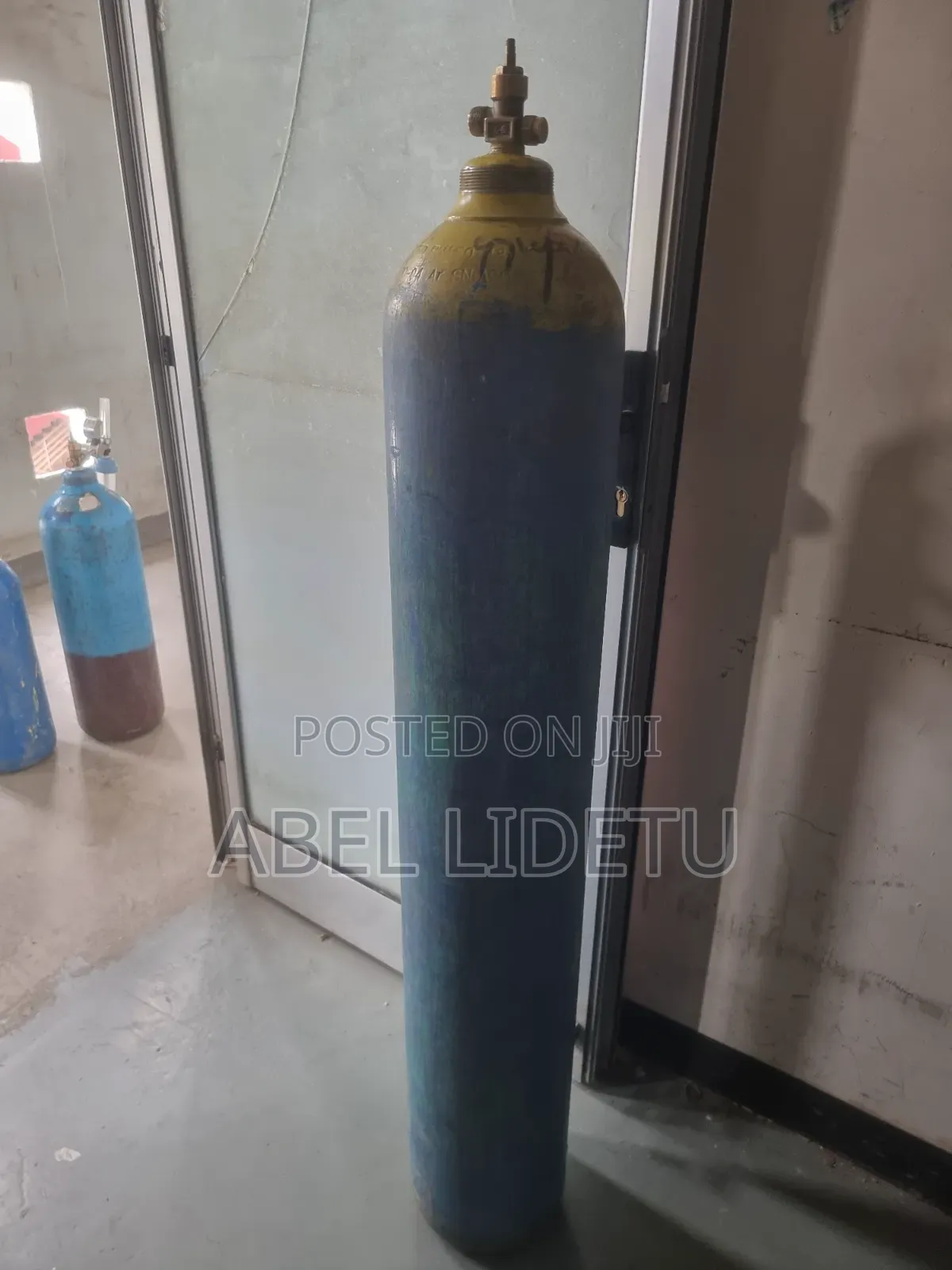 Oxygen Supply Cylinder for Workshops