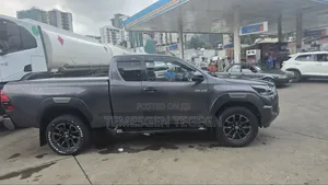 Toyota Hilux 2021 Black
