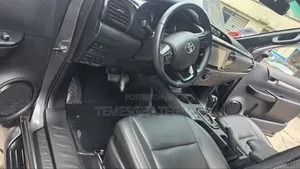 Toyota Hilux 2021 Black