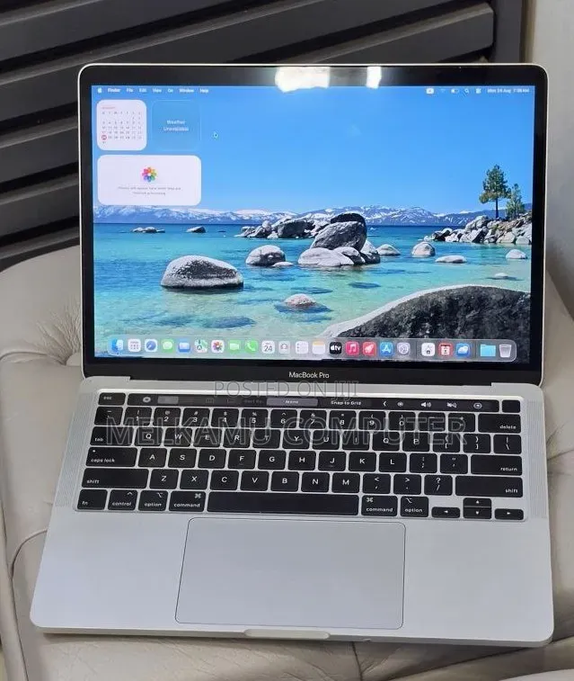 New Laptop Apple MacBook Pro 2020 32GB Intel Core i7 SSD 512GB