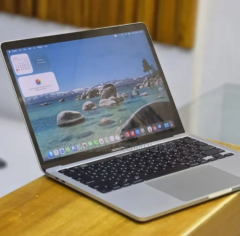 New Laptop Apple MacBook Pro 2020 32GB Intel Core i7 SSD 512GB