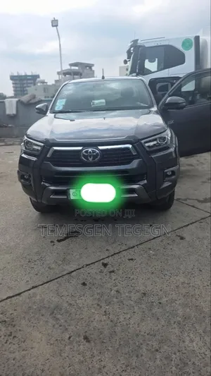 Toyota Hilux 2021 Black