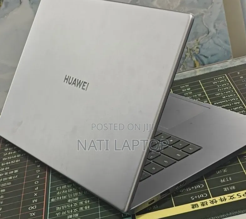 New Laptop Huawei MateBook 13 WRT-W19E 8GB Intel Core i3 SSD 256GB
