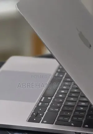 New Laptop Apple MacBook Pro 2019 16GB Intel Core i7 SSD 512GB