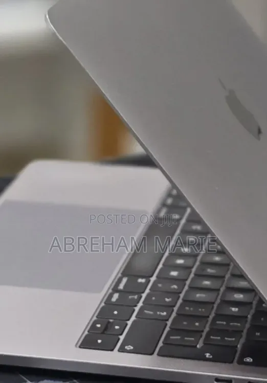 New Laptop Apple MacBook Pro 2019 16GB Intel Core i7 SSD 512GB