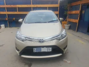 Toyota Yaris 2013 Pearl