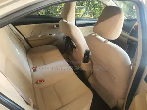 Toyota Yaris 2013 Pearl