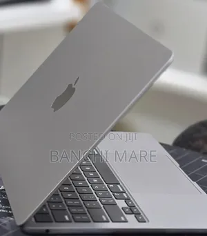 New Laptop Apple MacBook Air 2022 M2 8GB Apple M2 SSD 256GB