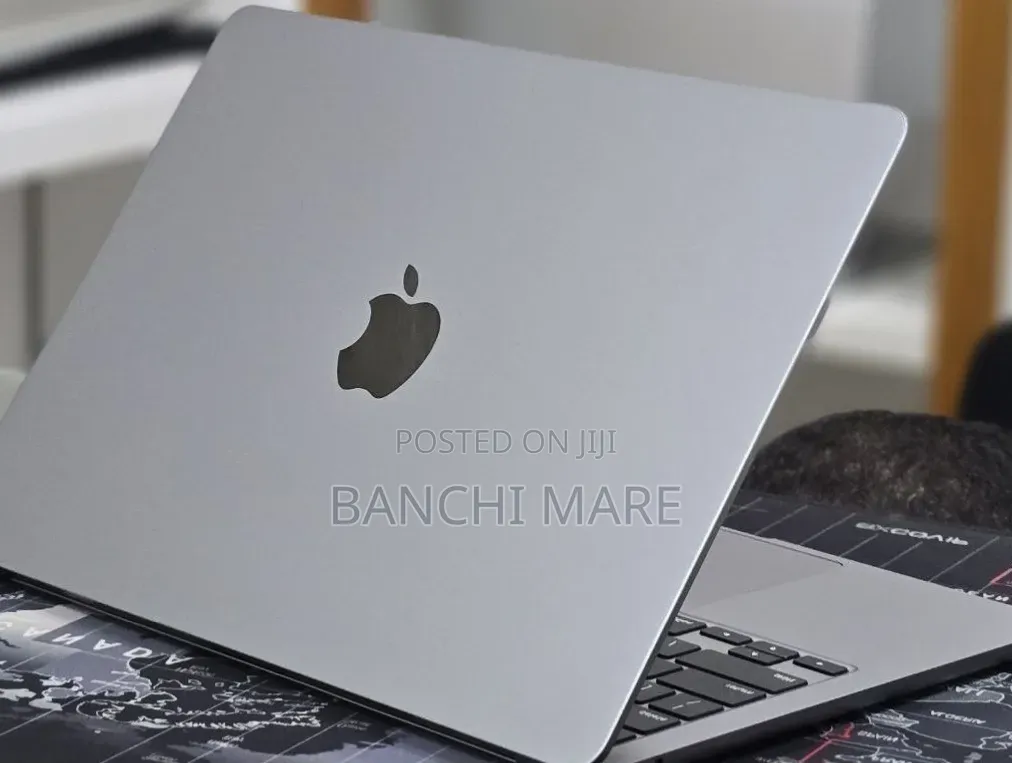 New Laptop Apple MacBook Air 2022 M2 8GB Apple M2 SSD 256GB