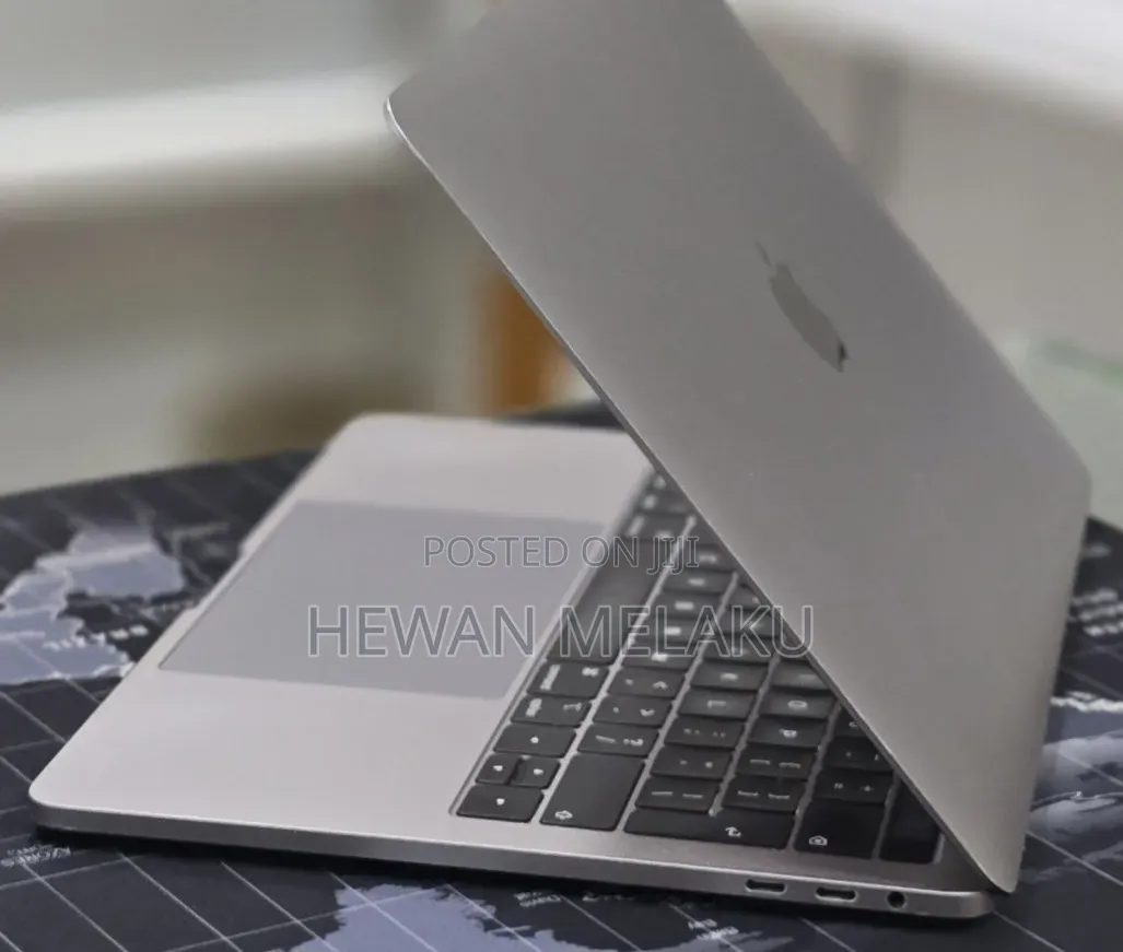 New Laptop Apple MacBook Pro 2019 16GB Intel Core i7 SSD 512GB