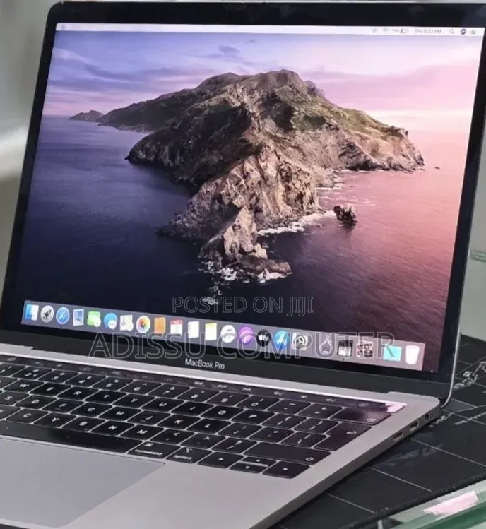 New Laptop Apple MacBook Pro 2019 16GB Intel Core i7 SSD 512GB