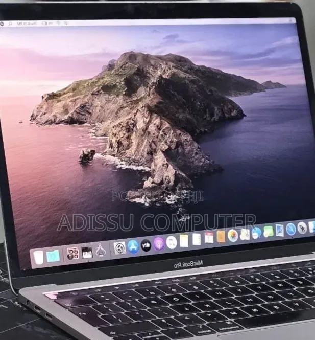 New Laptop Apple MacBook Pro 2019 16GB Intel Core i7 SSD 512GB