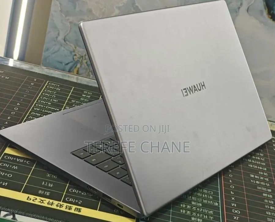 New Laptop Huawei Matebook D 15 8GB Intel Core i3 SSD 256GB