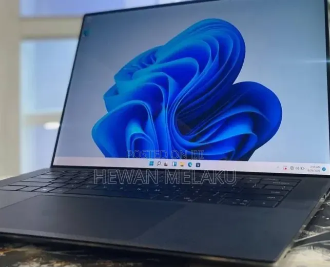 New Laptop Dell 16GB Intel Core i7 SSD 512GB