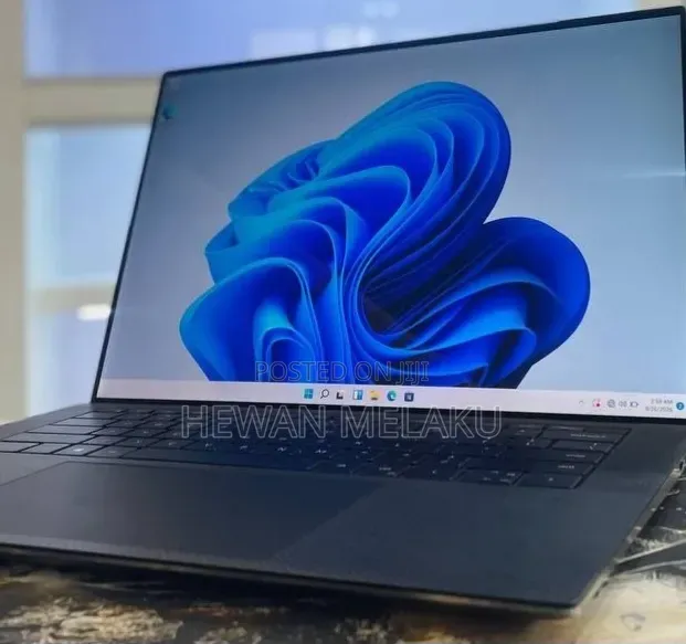 New Laptop Dell 16GB Intel Core i7 SSD 512GB