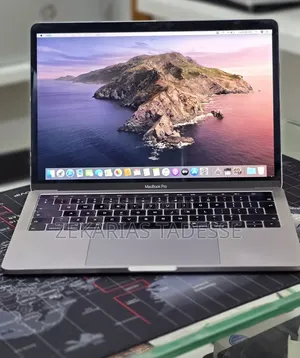 New Laptop Apple MacBook Pro 2017 16GB Intel Core i7 SSD 512GB
