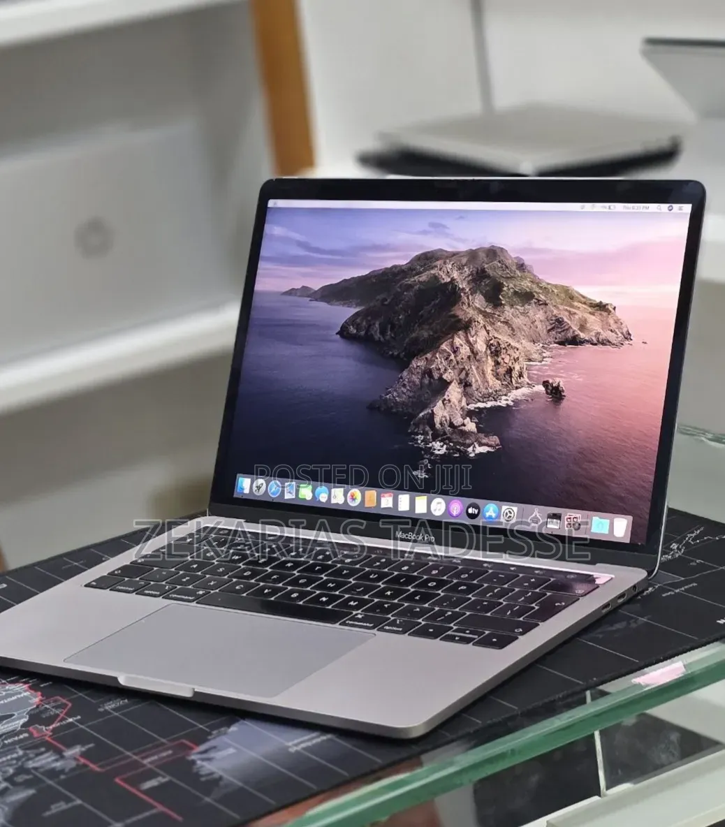 New Laptop Apple MacBook Pro 2017 16GB Intel Core i7 SSD 512GB