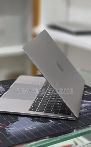 New Laptop Apple MacBook Pro 2017 16GB Intel Core i7 SSD 512GB