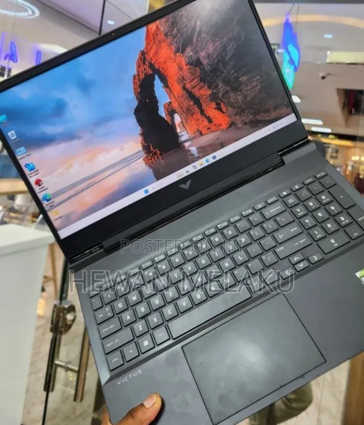 New Laptop HP Victus 16 16GB Intel Core i7 SSD 512GB