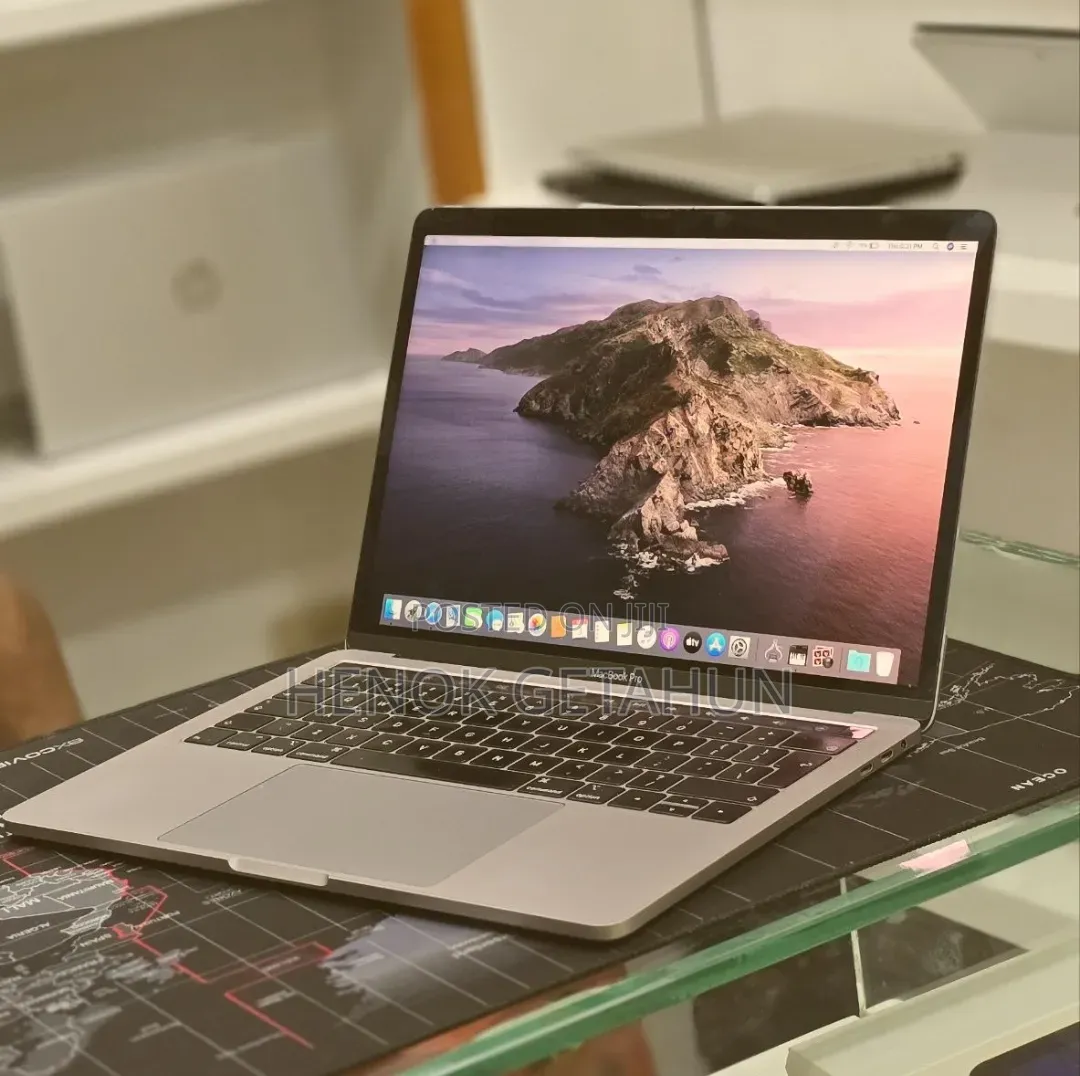 New Laptop Apple MacBook Pro 2019 16GB Intel Core i7 SSD 512GB