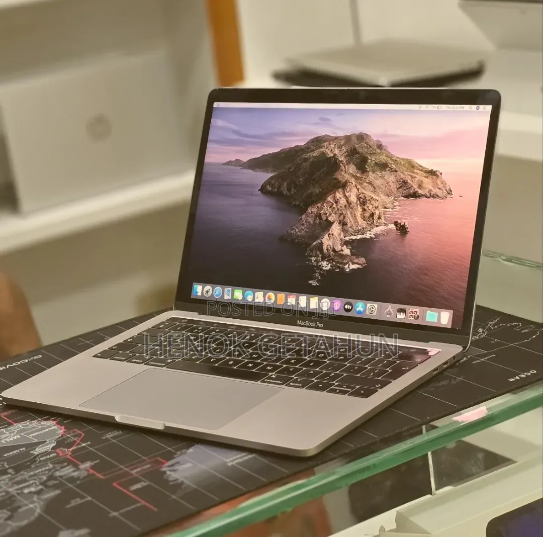 New Laptop Apple MacBook Pro 2019 16GB Intel Core i7 SSD 512GB