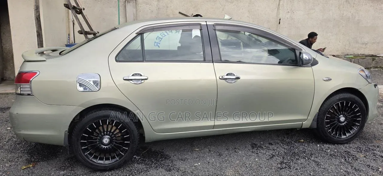 Toyota Yaris 2008 Purple
