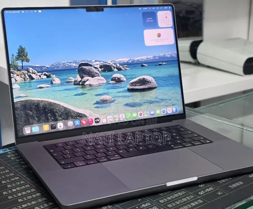 New Laptop Apple MacBook Pro 2021 M1 16GB Apple M1 Pro SSD 512GB
