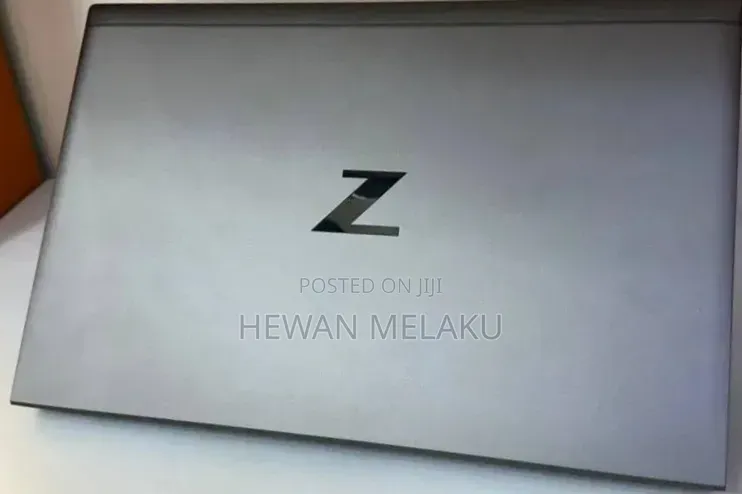New Laptop HP ZBook Firefly G8 16GB Intel Core i7 SSD 512GB