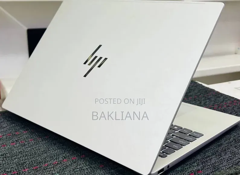 Laptop HP OmniBook 7 16" 16GB Intel Core i5 SSD 512GB