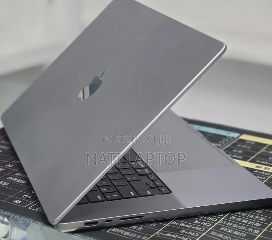 New Laptop Apple MacBook Pro 2021 M1 Max 64GB Apple M1 Max SSD 1T