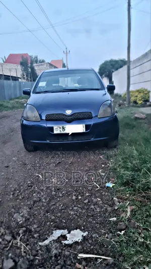 Toyota Vitz 2001 Blue