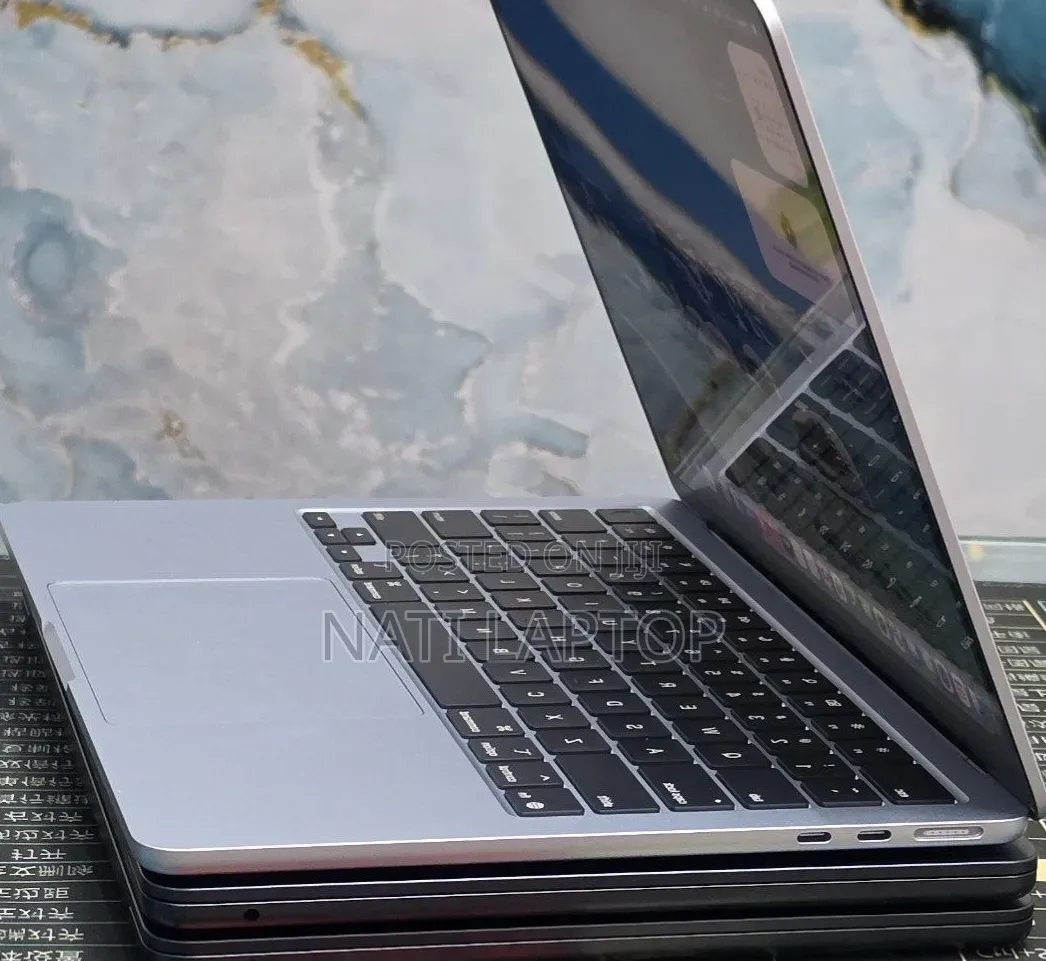 New Laptop Apple MacBook Air 2025 M4 16GB Apple M4 SSD 256GB