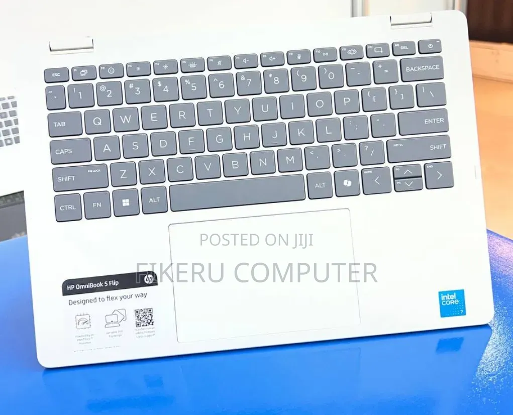 New Laptop HP OmniBook 5 Flip 16GB Intel Core i7 SSD 512GB