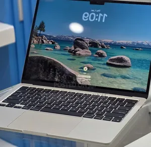 New Laptop Apple MacBook Air 2025 M4 16GB Apple M4 Pro SSD 256GB