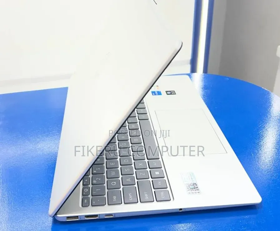 New Laptop HP Stream Notebook 16GB Intel Core i5 SSD 1T