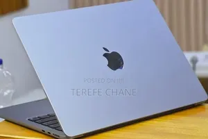 New Laptop Apple MacBook Air 2022 M2 8GB Apple M2 SSD 256GB