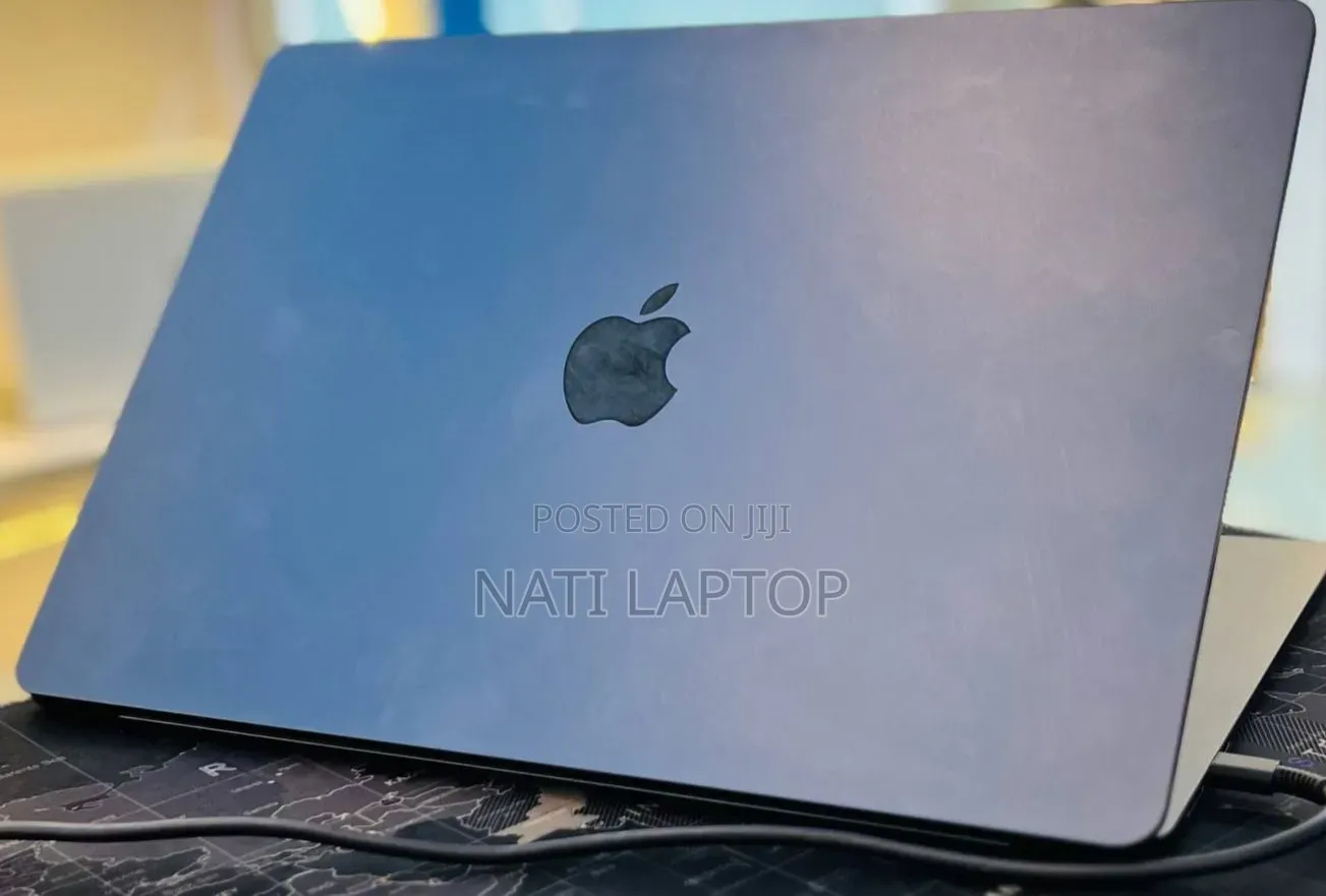 New Laptop Apple MacBook Air 2024 M3 8GB Apple M3 SSD 256GB